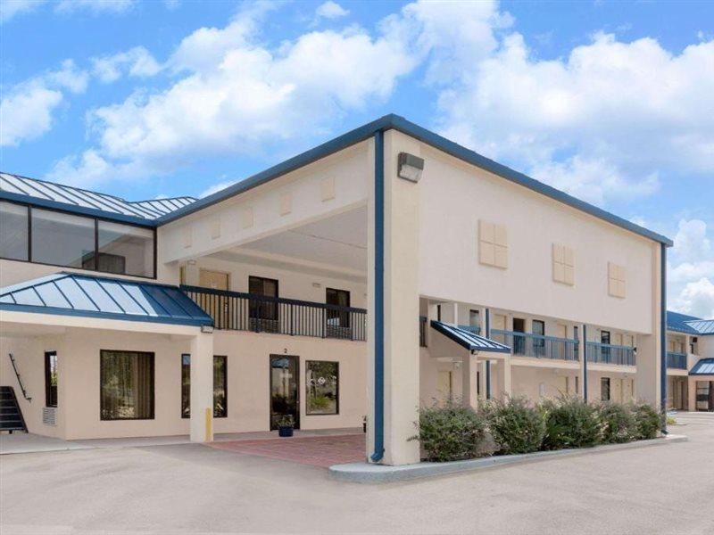 Super 8 By Wyndham Hattiesburg South Dış mekan fotoğraf